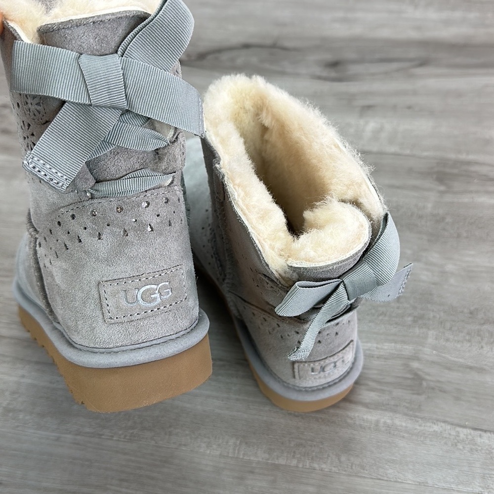 🍁 UGG 🍁 Women's Da Sunshine Perf
Drizzle Suede Boots - Picture 6 of 16